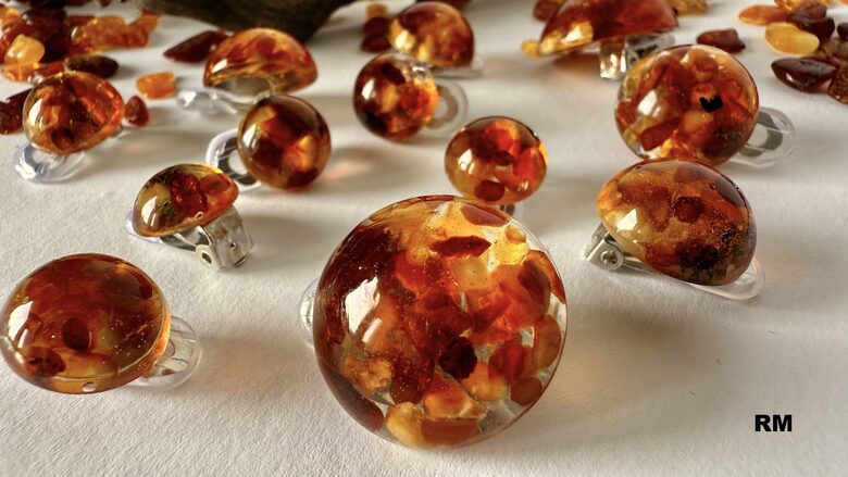 Klipša auskari ar dzintaru "Podziņas"