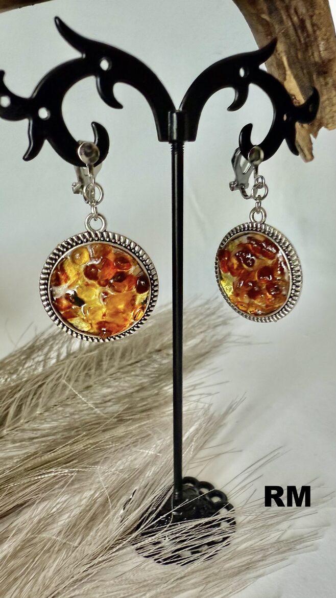 Klipša auskari ar dzintariem!Nr09