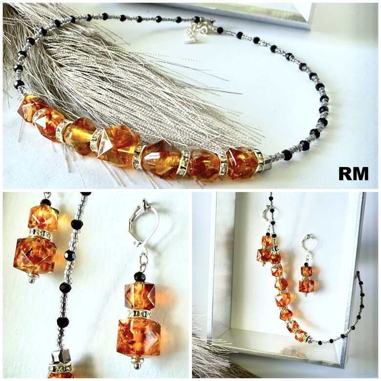 Dzintara rotu komplekts ar sudraba krāsas detaļām!