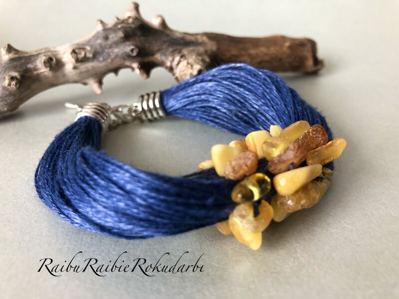 ✨Zila lina diega rokassprādze ar dzintara gabaliņiem!