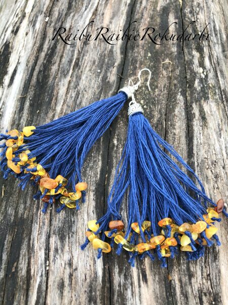 "Skaru" auskari no zila lina diega ar dzintariem! 