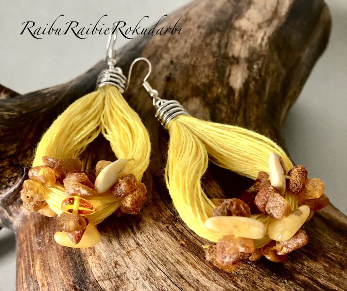 Dzeltena lina diega auskari ar dzintariem!