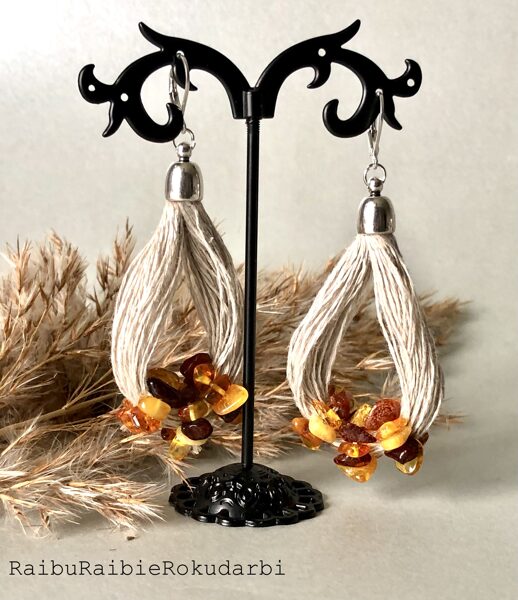 Pelēka lina diega auskari ar dzintaru!